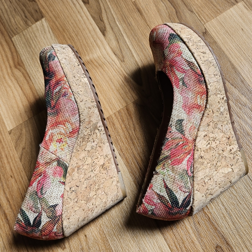 Andrea wedges floral